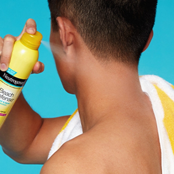 Xịt chống nắng Neutrogena Beach Defense Sunscreen Spray Broad Spectrum SPF  60+ - Chai 240g