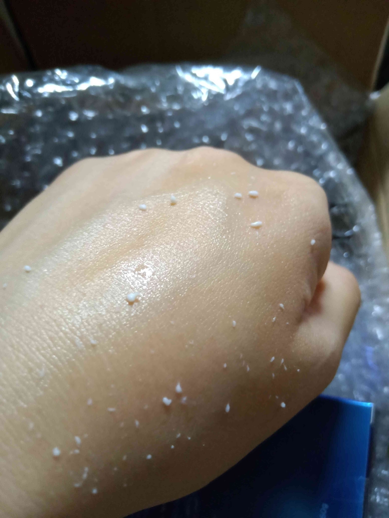 Gel Tẩy Tế Bào Chết Bio-essence Tinh Chất Sữa Ong Chúa 60g Bio-Essence Renew Exfoliating Gel