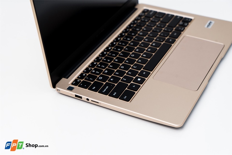 Laptop AVITA Liber V14B CG i7 10510U/8GB/1TB SSD/14