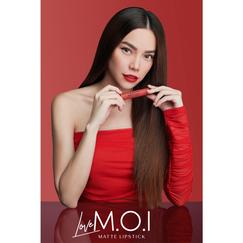 Son Thỏi M.O.I 11 Holiday Kiss Màu Đỏ Thuần (Vỏ Đen) Love M.O.I Special Edition - No.11 Holiday Kiss