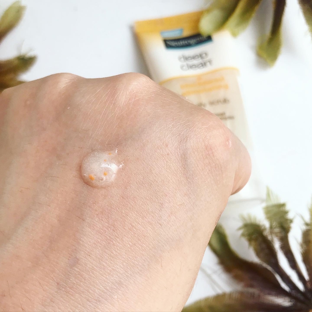 Sữa Rửa Mặt Neutrogena Ngăn Ngừa Mụn Đầu Đen 100g Blackhead Eliminating Scrub