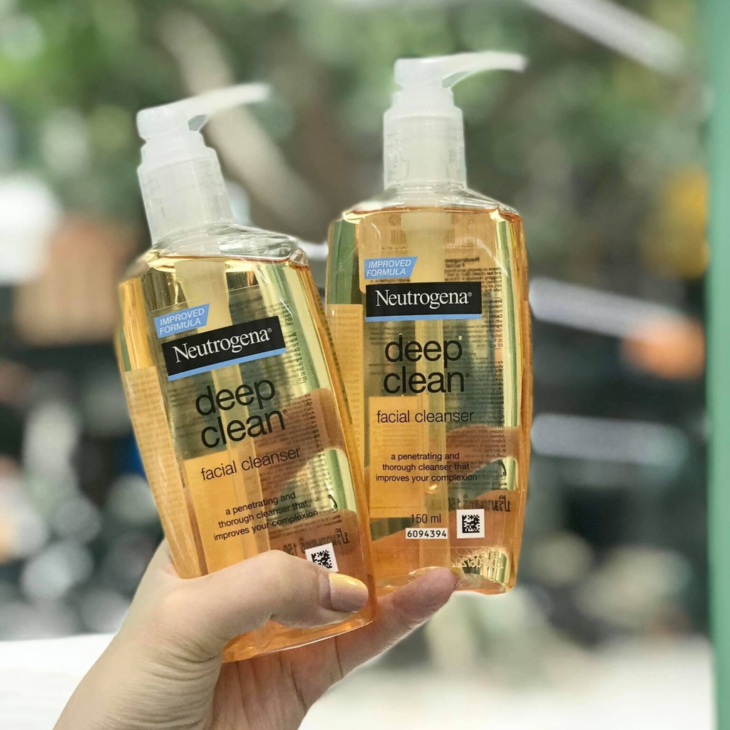 Sữa Rửa Mặt Neutrogena Làm Sạch Sâu Dạng Gel 150ml Facial Cleanser Deep Clean
