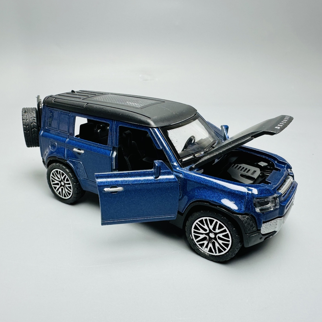 Mô Hình xe Land Rover Defender xanh tỉ lệ 1:36 Hợp kim có thể mở cửa - bánh sau chạy cót - Dài 12cm - rộng 5.5cm - cao 5cm nặng : 200gram - FULL BOX : box màu SKU : oto195