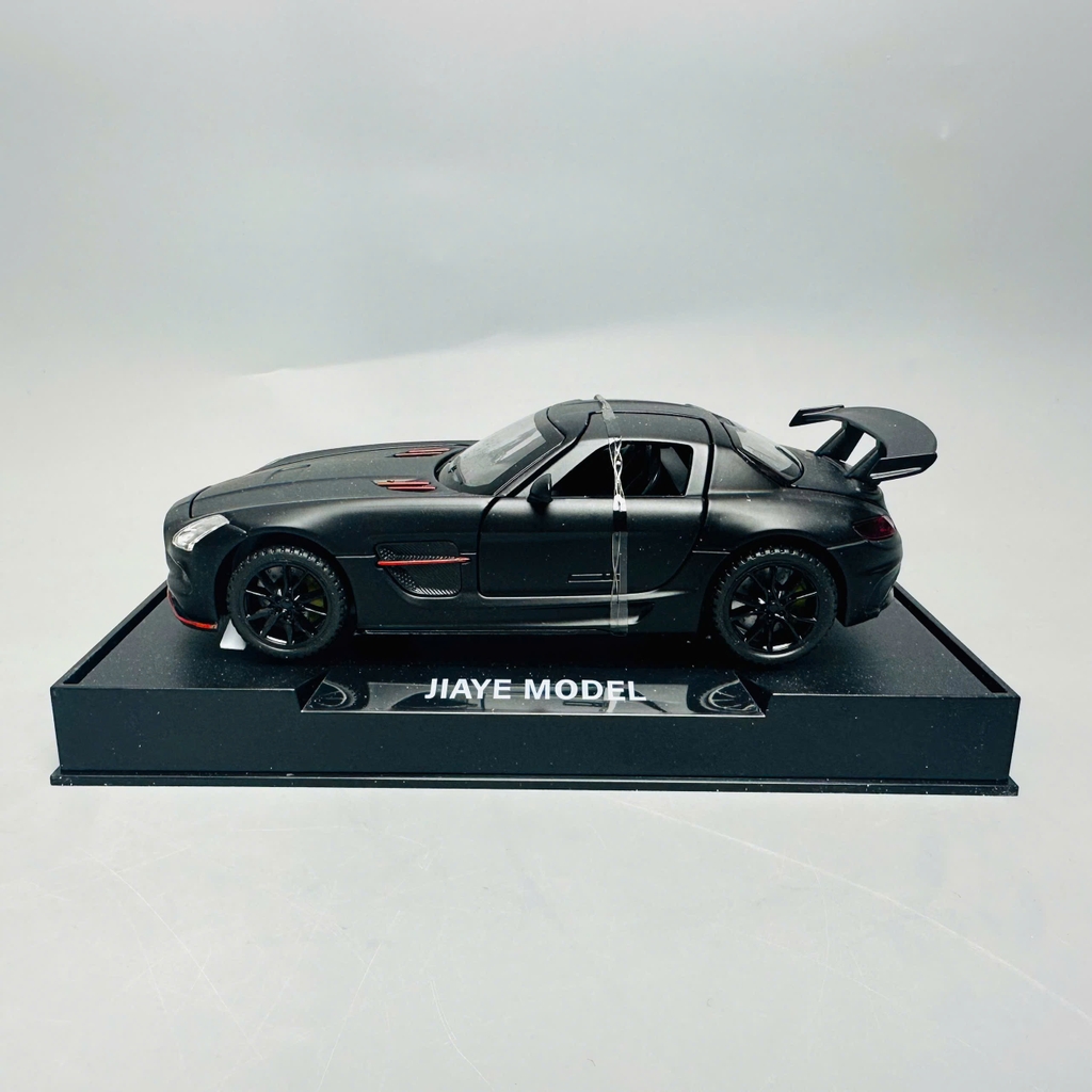 Mô Hình xe mẹc amg đen tỉ lệ 1:32 Hợp kim có thể mở cửa - bánh sau chạy cót - Dài 15cm - rộng 7cm - cao 4.5cm - nặng : 400gram - FULL BOX : box màu SKU : oto306 N3-K3-T1-S1