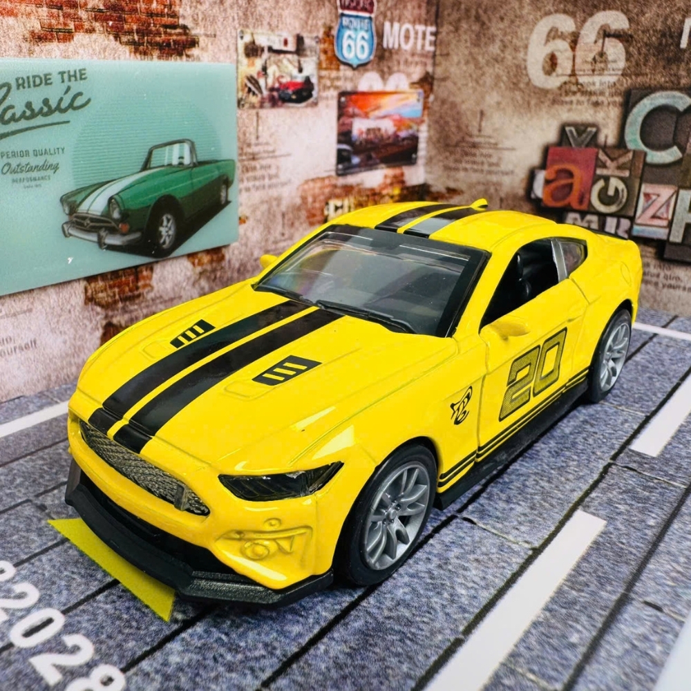 Mô Hình Xe Đua Vàng tỉ lệ 1:36 Hợp kim có thể mở cửa - bánh sau chạy cót - Dài 12.5cm - rộng 5.5cm - cao 3.5cm - nặng : 300gram - FULL BOX : box màu SKU : oto532b - K52-T1-S5