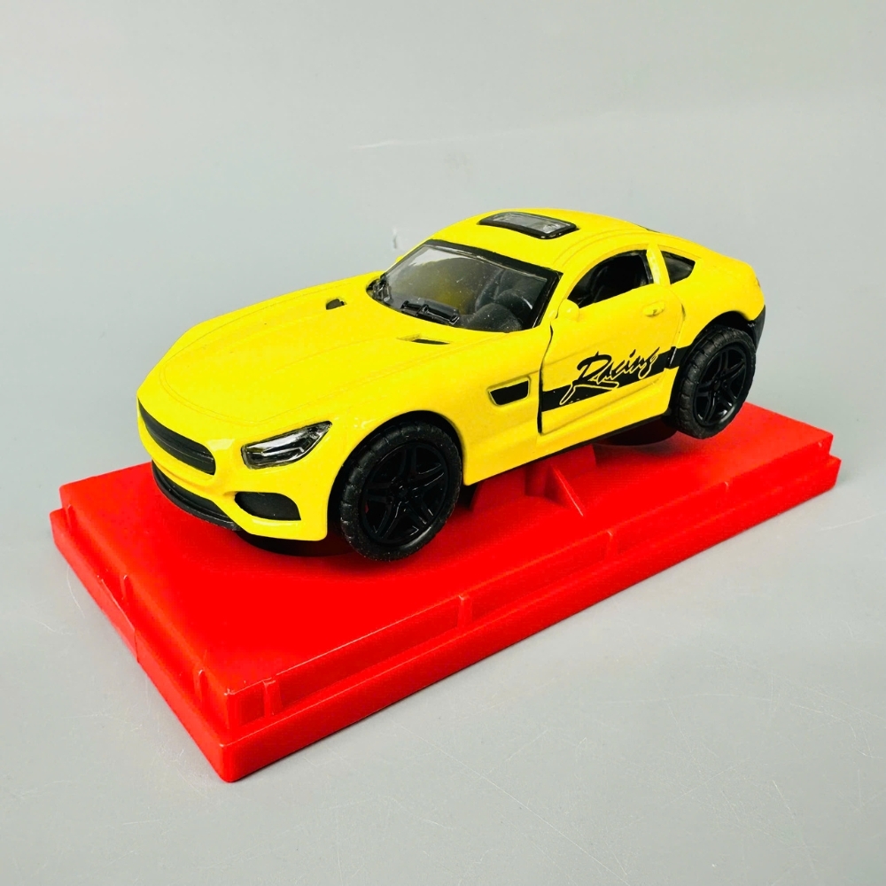 Mô Hình Xe vàng có chữ tỉ lệ 1:36 Hợp kim có thể mở cửa - Dài 12cm - rộng 5cm - cao 3cm - nặng : 300gram - FULL BOX : box màu SKU : oto474f - K55-T3-S7