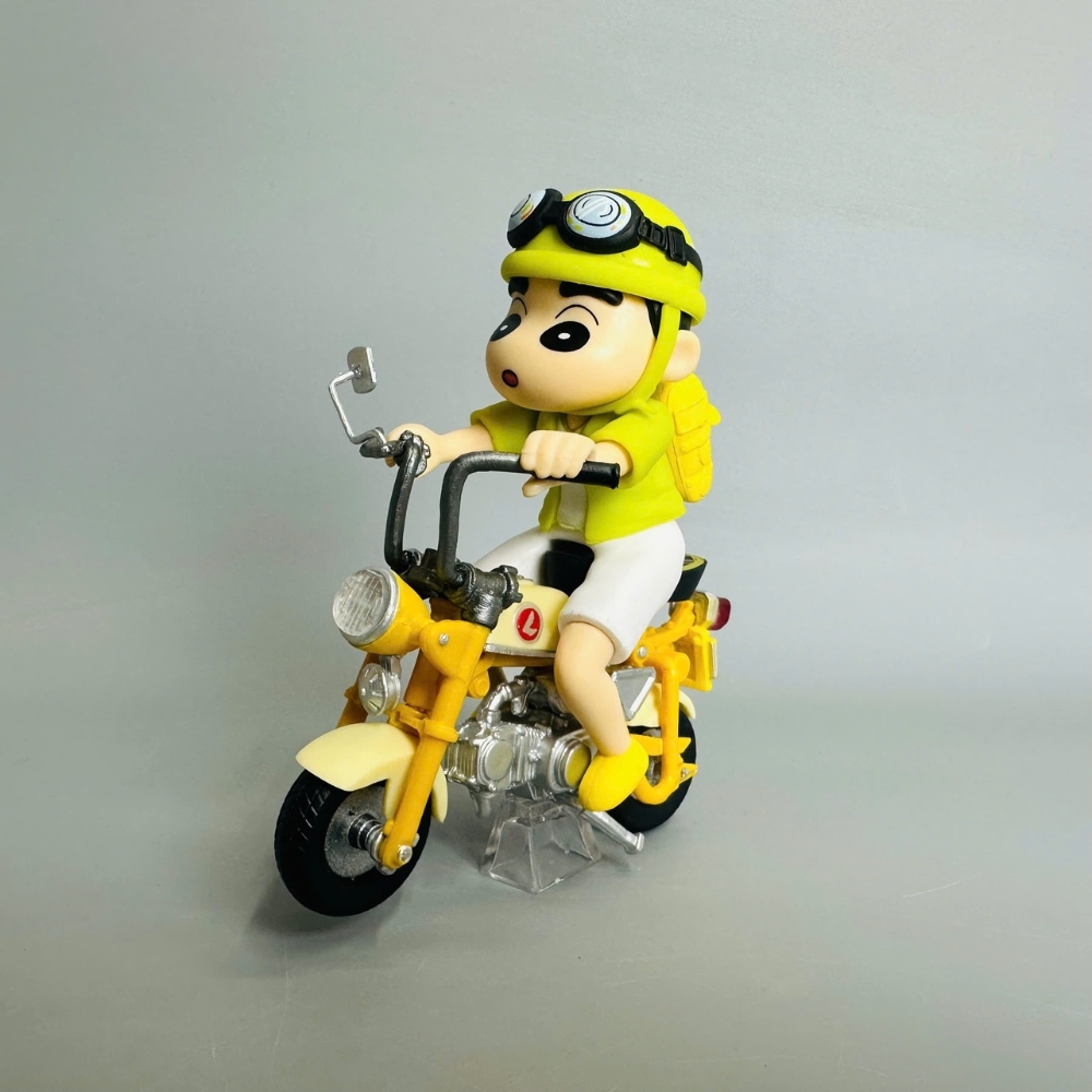 Mô Hình shin áo vàng lái xe máy cao 12cm nặng 300g , Figure shin - Hộp Màu - N1-K7-T2-S2