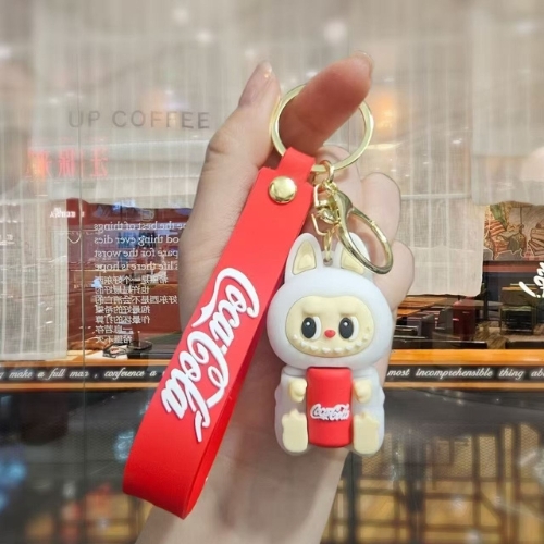 Móc Khóa labubu Trắng ôm cocacola  siêu dễ thương . Dây móc dài : 10cm - Mô Hình Cao : 6cm- Nặng 50gram - K75-T6-S3