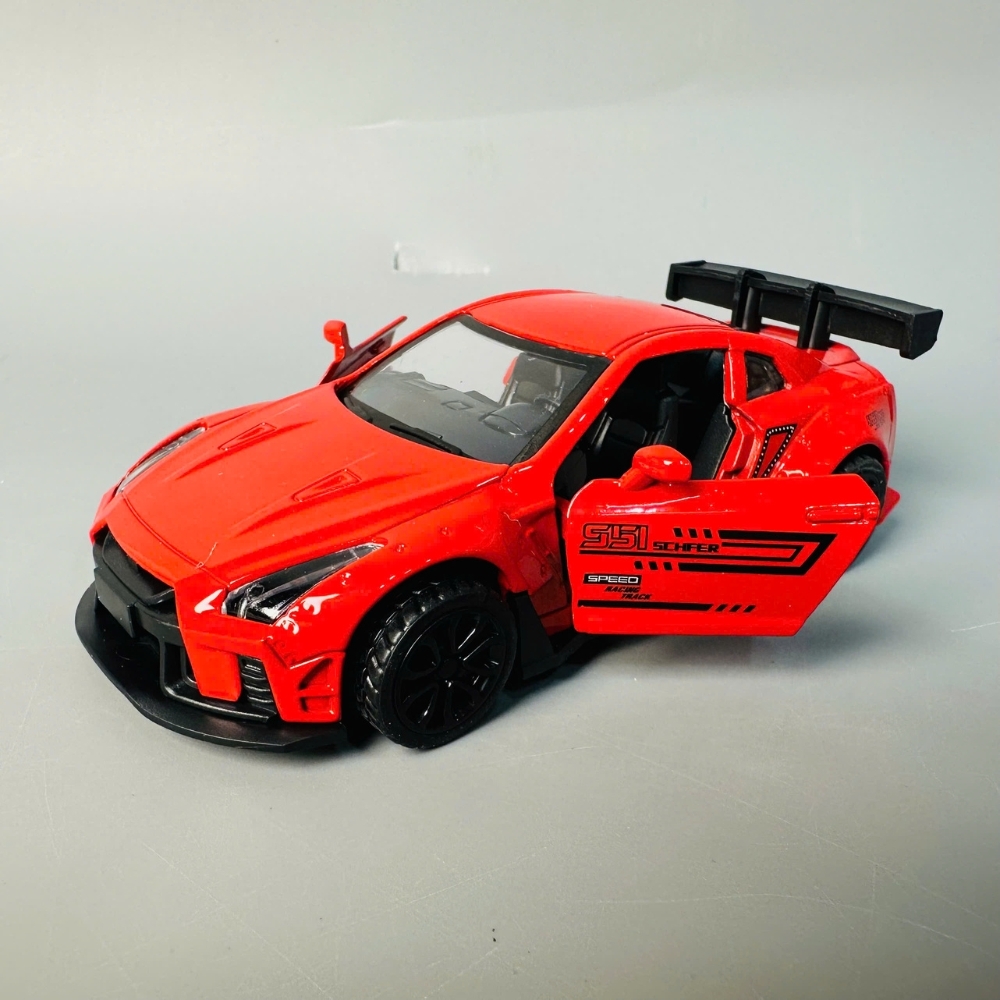 Mô Hình xe GTR đỏ tỉ lệ 1:36 Hợp kim có thể mở cửa - bánh sau chạy cót - Dài 11cm - rộng 5cm - cao 5cm - nặng : 500gram - FULL BOX : box màu SKU : oto429