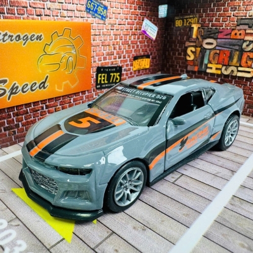 Mô Hình Oto chevrolet màu Xám vạch đen cam . tỉ lệ 1:36 - Chạy Cót - Có Kèm Đế - Dài 12cm - rộng 5cm - cao 4cm - nặng : 400gram - FULL BOX . SKU : oto525d - K114A71  - K52-T2-S9