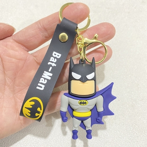 Móc Khóa Bat Man mặt vuông dáng đứng siêu ngầu . Dây móc dài : 10cm - Mô Hình Cao : 6cm - Nặng 50gram - K75-T6-S7