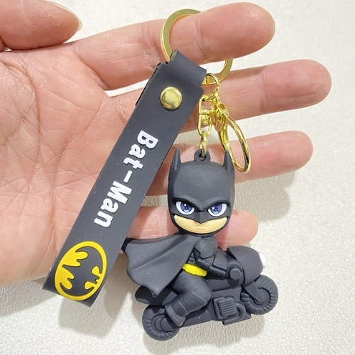 Móc Khóa Bat Man Chibi lái xe siêu ngầu . Dây móc dài : 10cm - Mô Hình Cao : 6cm - Nặng 50gram K75-T5-S9