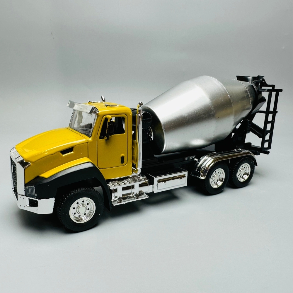 Mô Hình Xe trộn bê tông tỉ lệ 1:50 Hợp kim có thể mở cửa - bánh sau chạy cót - Dài 18cm - rộng 5cm - cao 8cm - nặng : 200gram - FULL BOX : box màu SKU : oto113 n3-k10-t3-s3