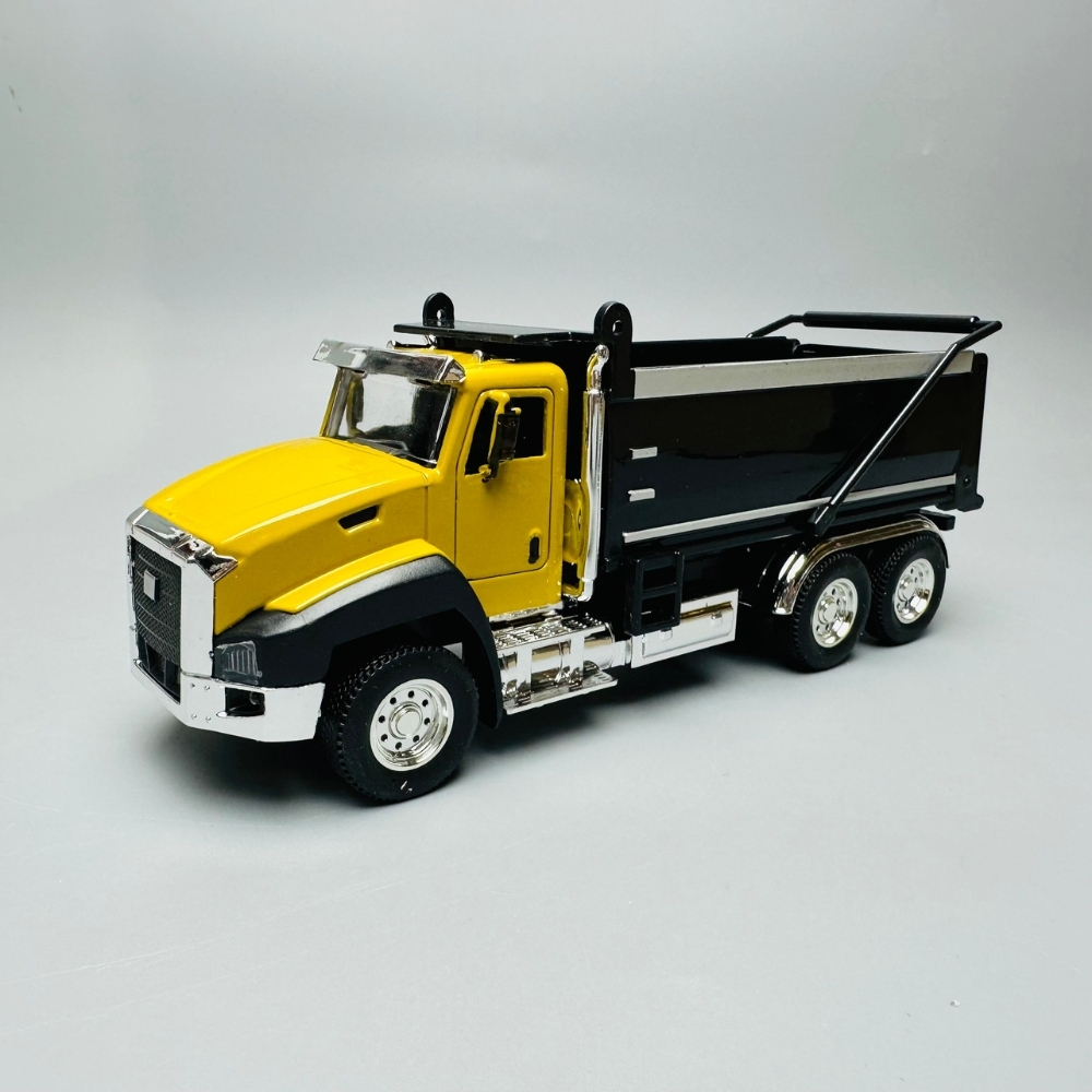 Mô Hình Xe Tải tỉ lệ 1:50 Hợp kim có thể mở cửa - bánh sau chạy cót - Dài 17cm - rộng 5cm - cao 6cm - nặng : 200gram - FULL BOX : box màu SKU : oto117 n3-k10-t2-s3