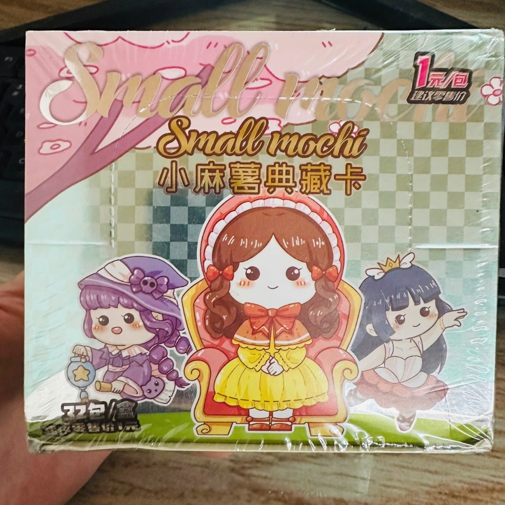 Pack anime thẻ Small mochi ( 32 Pack 1 hộp - 1 Pack có 5 thẻ ) - dài 14 - cao 13cm - Hộp màu n3-k19-t3-s2