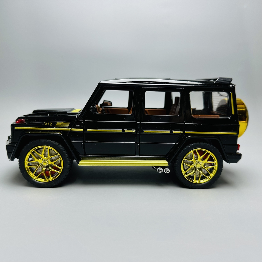 Mô Hình Xe G63 đen 1:24 Hợp kim có thể mở cửa - bánh sau chạy cót - Có tiếng - đèn pha sáng - Dài 22cm - rộng 9.5cm - cao 9.5cm - nặng ~ 1000gram - FULL BOX : box màu SKU : oto136 -n3-k8-t1-s2