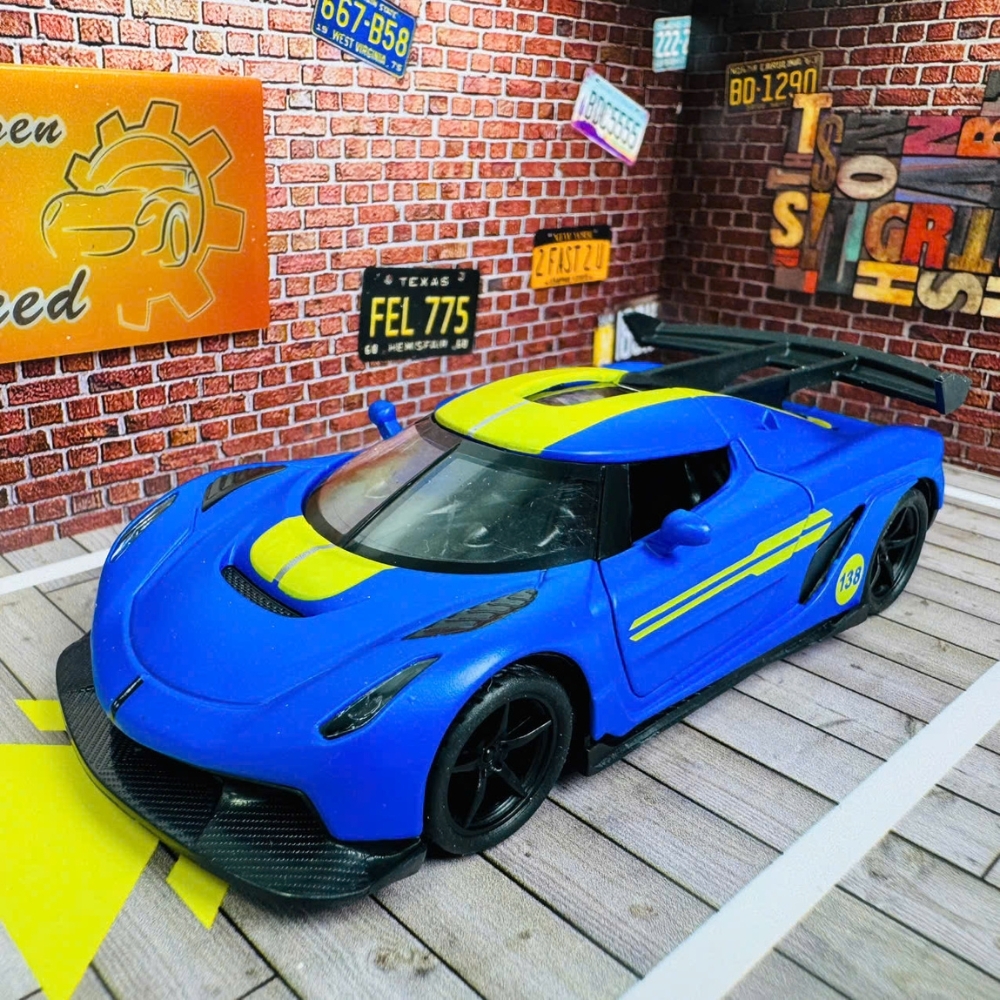 Mô Hình Xe Đua Xanh Vạch Vàng tỉ lệ 1:36 Hợp kim có thể mở cửa - bánh sau chạy cót - Dài 12.5cm - rộng 5.5cm - cao 3.5cm - nặng : 300gram - FULL BOX : box màu SKU : oto535b - K53-T2-S8