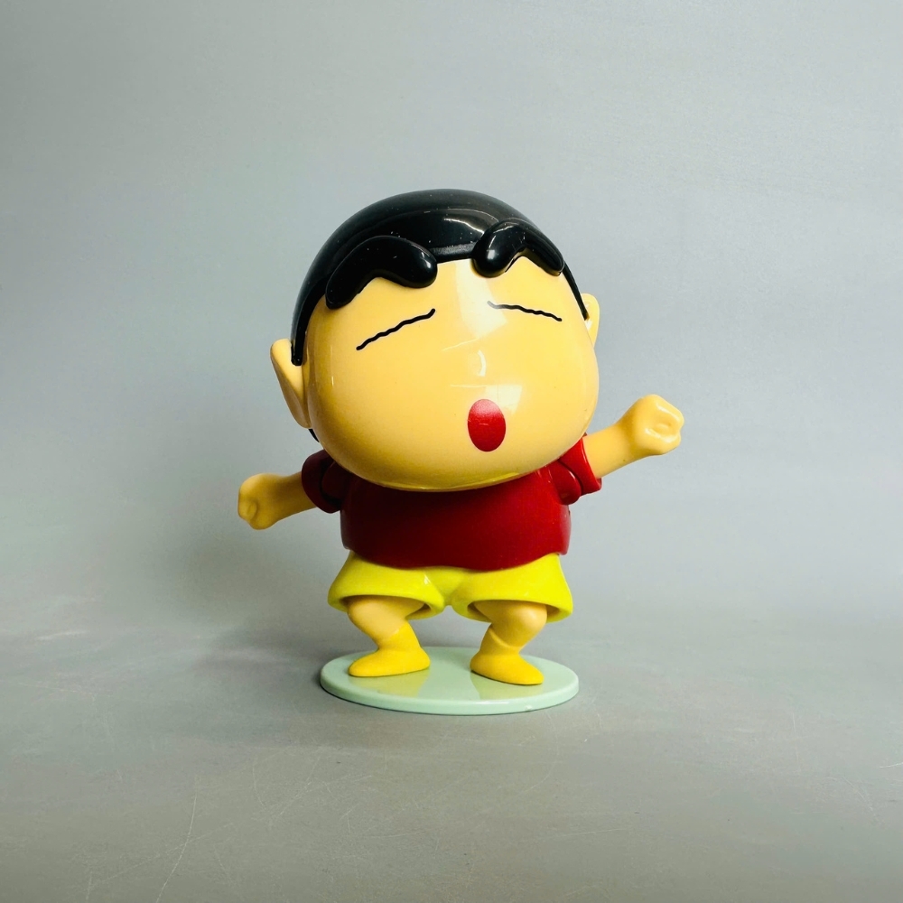 mô hình shin bút chì áo đỏ quần vàng lắc mông - cao : 10cm - figure shin - hộp màu
