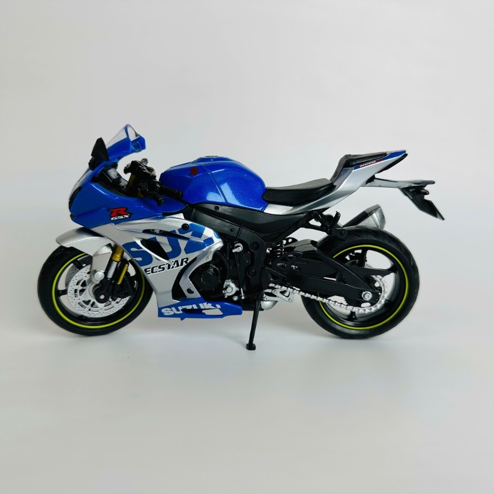 Mô Hình xe suzuki GSX R1000r xanh biển tỉ lệ 1:12 Hợp kim có thể mở cửa - bánh sau chạy cót - Dài 17cm - cao 10cm - nặng 500gram - Figure Oto - FULL BOX : box màu - SKU : oto408 n3-k12-t5-s4
