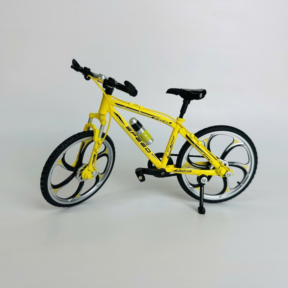 Mô Hình xe đạp vàng địa hình 1:8 Hợp kim - Dài 19.5cm - rộng 6cm - cao 11.5cm - nặng ~ 500gram - FULL BOX : box màu SKU : oto316 - N3-K12-T4-S3