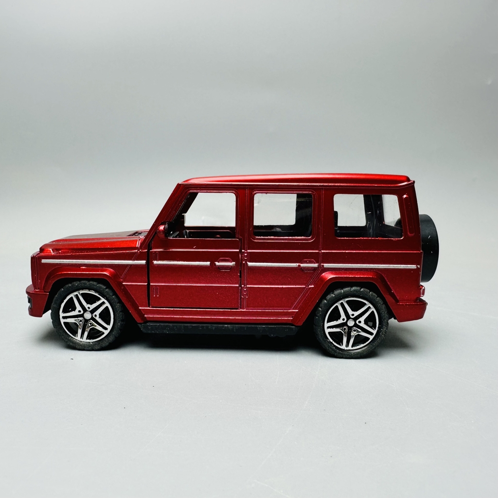 Mô Hình xe Jeep đỏ tỉ lệ 1:32 Hợp kim có thể mở cửa - bánh sau chạy cót - Dài 11.5cm - rộng 5cm - cao 5cm nặng : 200gram - FULL BOX : box màu SKU : oto208 - N3-K4-T4-S2