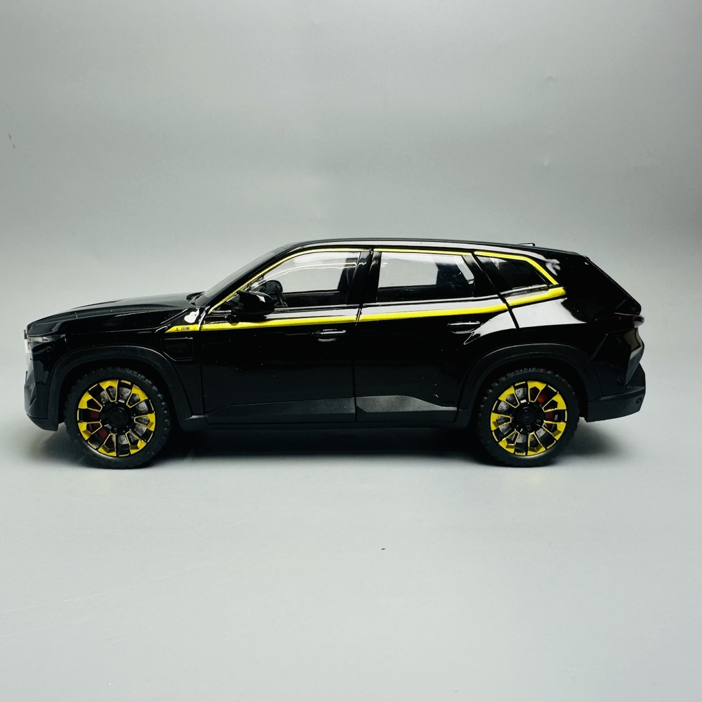Mô Hình xe bmw đen vạc vàng 1:24 Hợp kim - Có tiếng - đèn pha sáng - Chạy cót - Dài 22cm - rộng 9cm - cao 7cm - nặng ~ 1000gram - FULL BOX : box màu SKU : oto255 - N3-K6-T2-S2