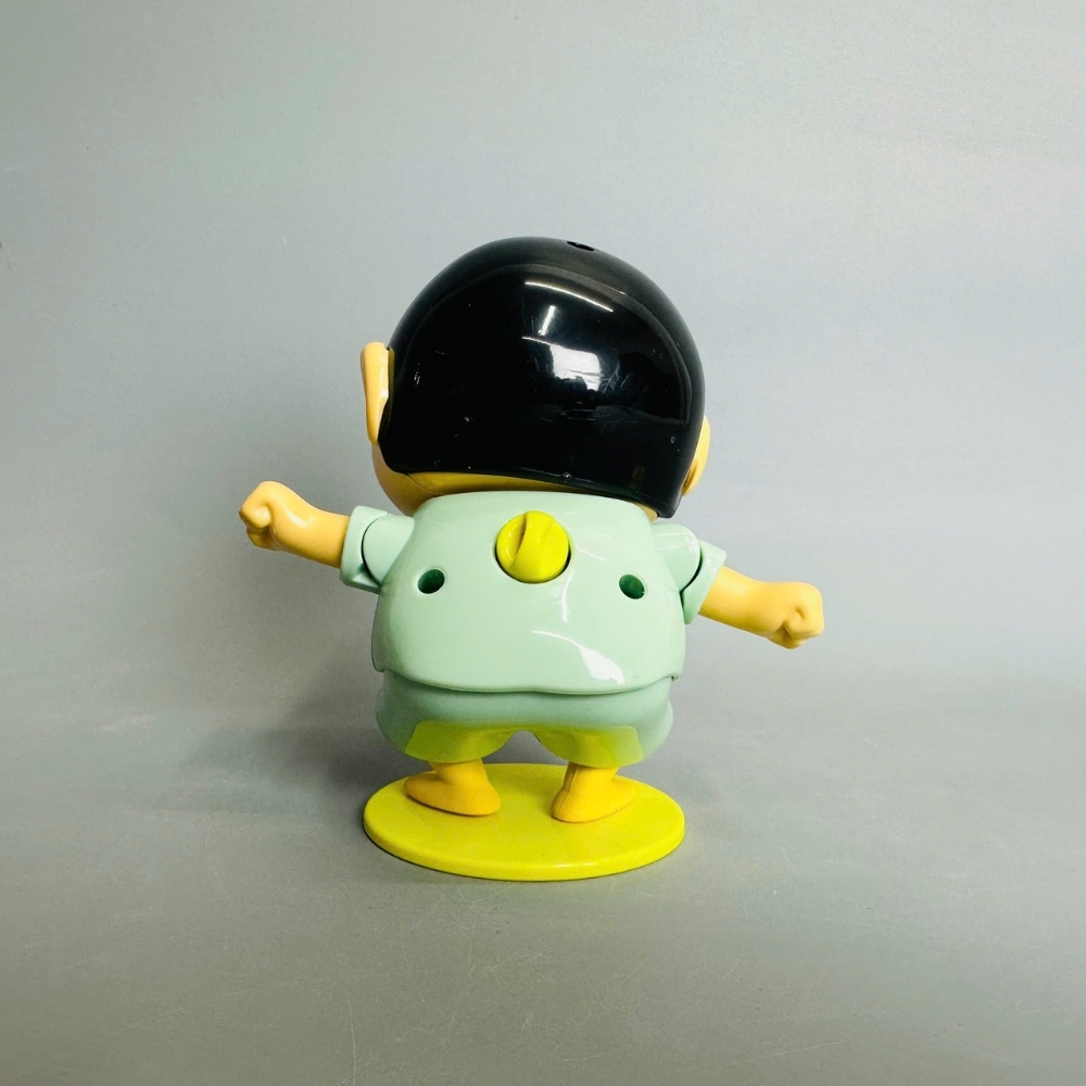 mô hình shin bút chì áo xanh nhạt lắc mông - cao : 10cm - figure shin - hộp màu -K75-T4-S10