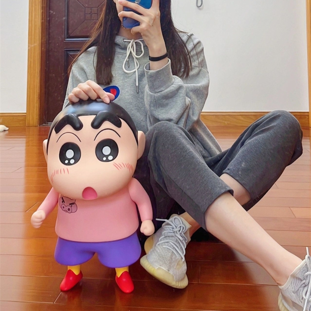 Mô Hình Shin bút chì áo cam hồng bản to - Phụ Kiện :  Đế - Cao 40cm - nặng 1500gram- Figure Cậu Bé Bút Chì - bọc túi OPP - Hộp Carton - K11-T4-S5