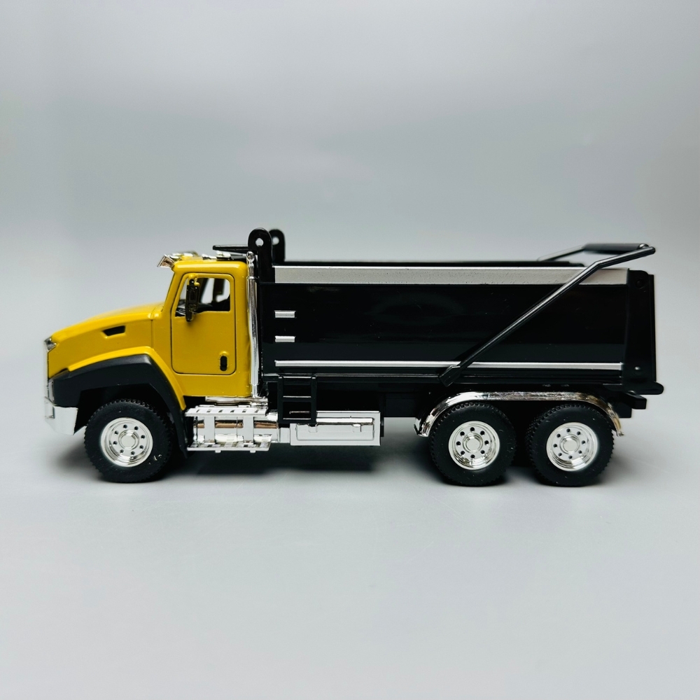 Mô Hình Xe Tải tỉ lệ 1:50 Hợp kim có thể mở cửa - bánh sau chạy cót - Dài 17cm - rộng 5cm - cao 6cm - nặng : 200gram - FULL BOX : box màu SKU : oto117 n3-k10-t2-s3