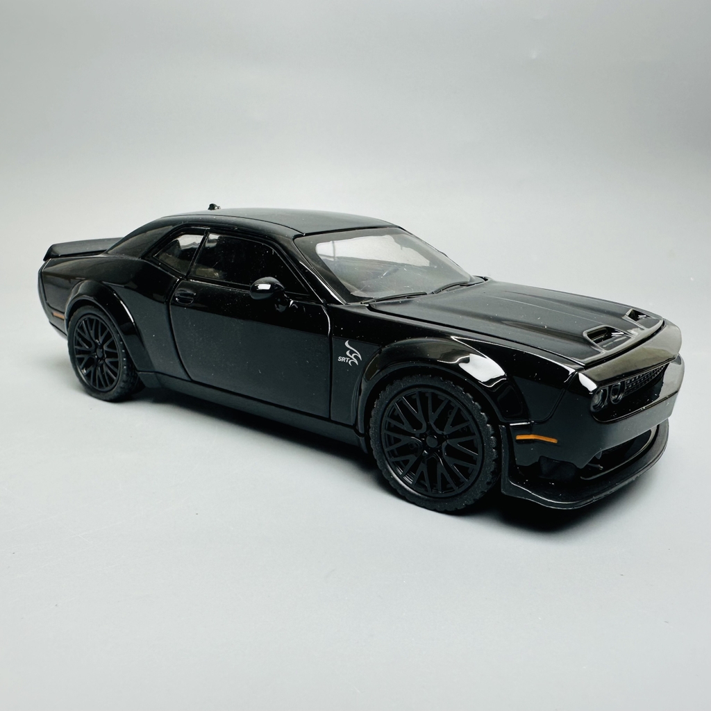 Mô Hình xe mustang đen 1:32 Hợp kim - Có tiếng - đèn pha sáng - Dài 15cm - rộng 7cm - cao 4cm - nặng ~ 500gram - FULL BOX : box màu SKU : oto258 n3-k1-t5-s3