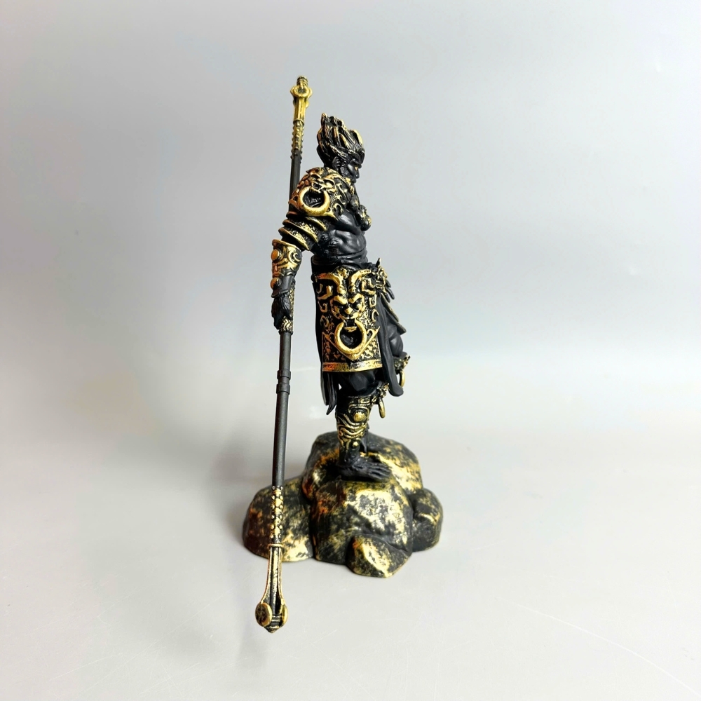 Mô Hình Tôn Ngộ Không vàng đen dáng đứng - Cao 19.5cm - nặng 200gram - Phụ kiện : đế + gậy -  Figure Wukong -  No box