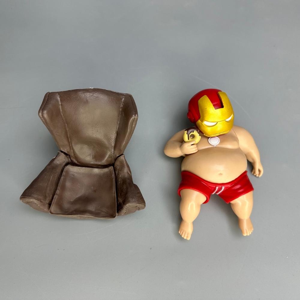 Mô Hình Avenger Ironman Người sắt béo ngồi ghế - Cao 12cm - Nặng 350gram - Figure Avenger - Bọc túi OPP - Hộp Màu
