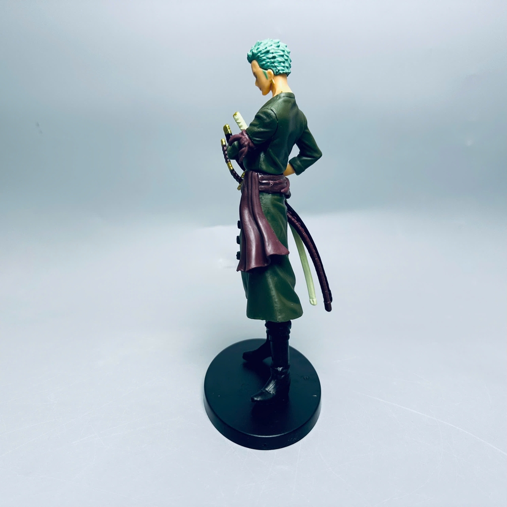 Mô Hình OnePiece zoro dáng đứng cầm kiếm siêu ngầu Cao : 18cm nặng 300g - One Piece - Bọc Túi Opp - No Box - N1-K37-T2-S8