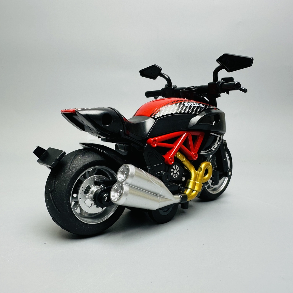 Mô Hình Xe máy DUCATI Diavel đen viền đỏ 1:14 Hợp kim - Có tiếng - đèn pha sáng - Dài 12cm - rộng 7.2cm - cao 7.5cm - nặng ~ 300gram - FULL BOX : box màu SKU : oto238 - N3-K5-T2-S4