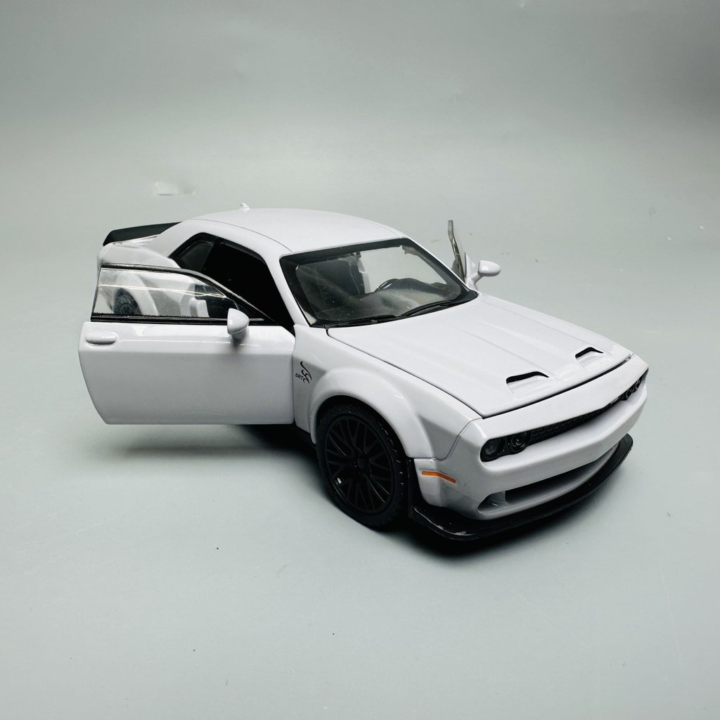 Mô Hình xe mustang trắng 1:32 Hợp kim - Có tiếng - đèn pha sáng - Dài 15cm - rộng 7cm - cao 4cm - nặng ~ 500gram - FULL BOX : box màu SKU : oto260 n3-k6-t4-s2