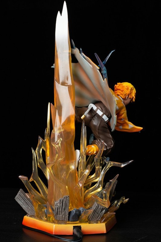 Mô Hình Kimetsu No Yaiba Zenitshu chiến đấu có led siêu đẹp cao 35cm - Figure Kimetsu No Yaiba - Có hộp màu - N4