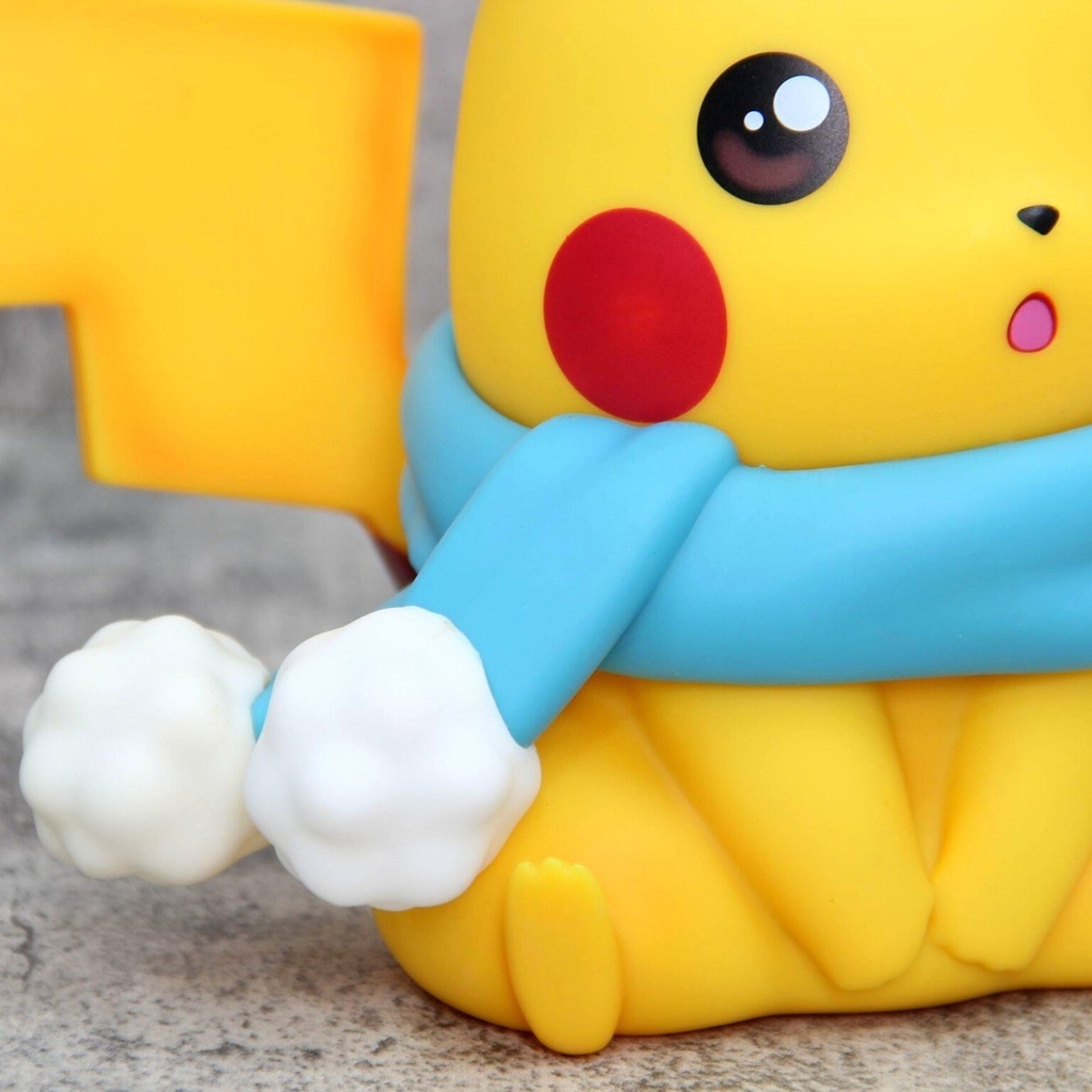 Hàng Loại 1 - Mô Hình đồ chơi -  Pikachu quấn khăn siêu cute  - cao 23cm nặng 450g - Pokemon - Bộ Pokemon - Có Vỏ Hộp màu