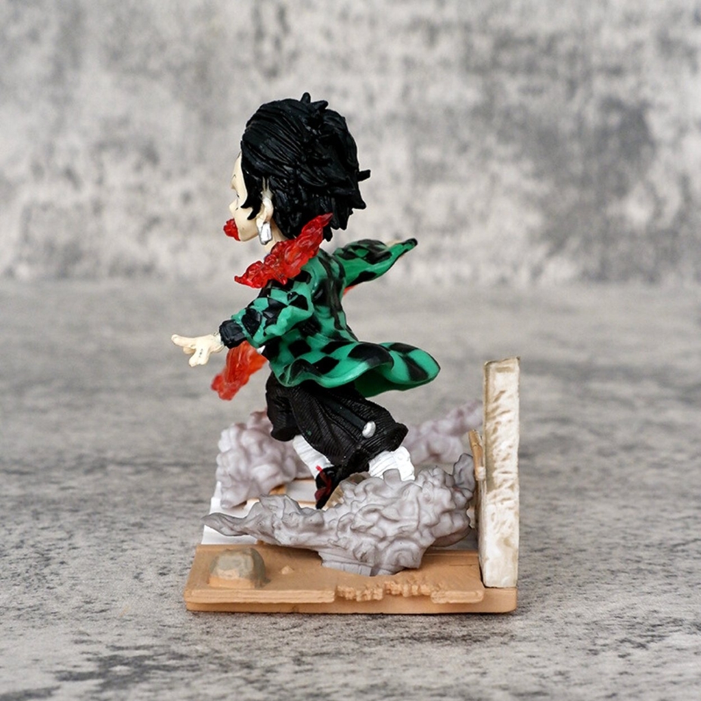 Mô Hình Kimetsu No Yaiba tanjiro chiến đấu - Cao 9cm - nặng 130gram - Phụ kiện : Kiếm - Figure Thanh gươm diệt quỷ - Có Vỏ Hộp màu