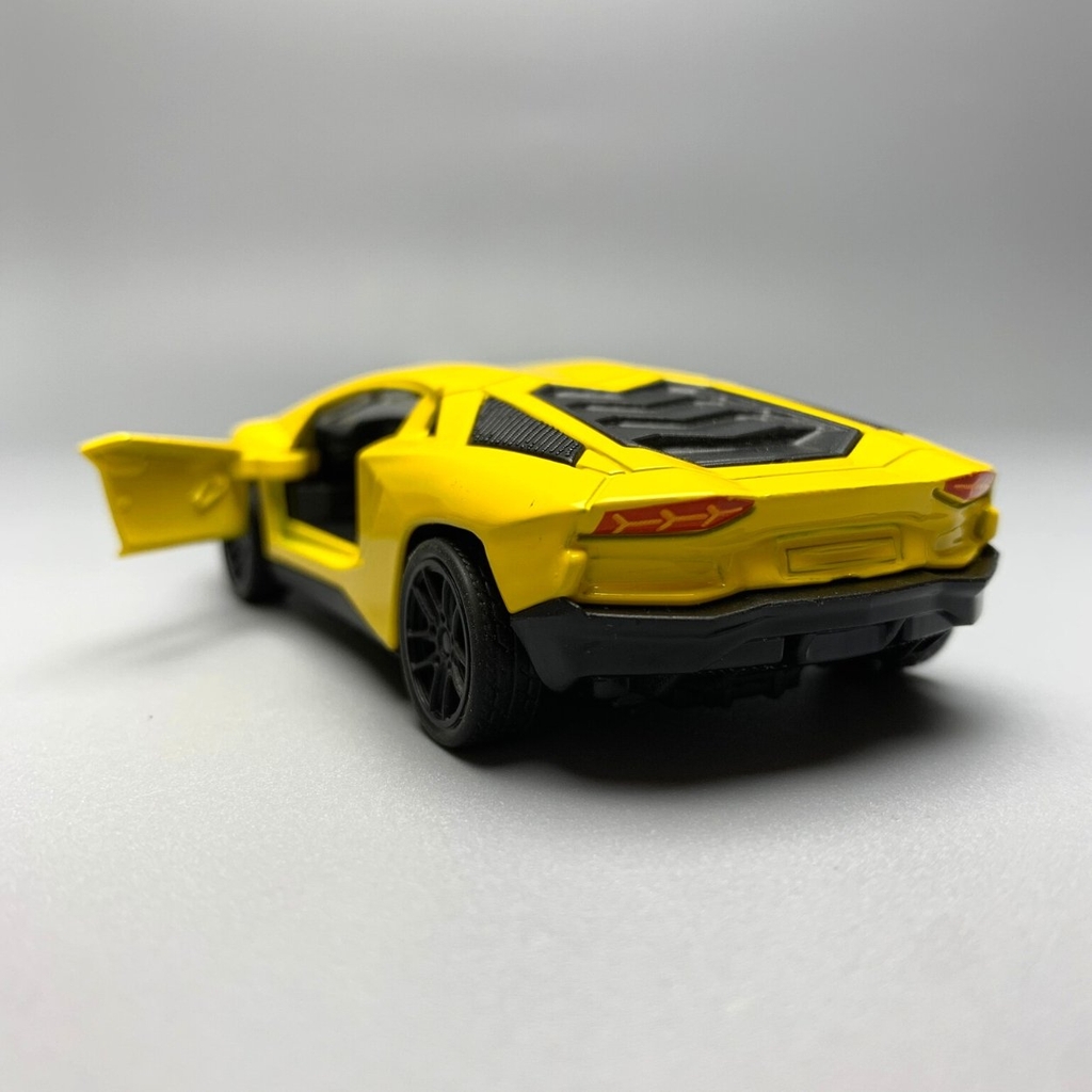Mô Hình xe Lamborghini Huracan Vàng tỉ lệ 1:43 Hợp kim có thể mở cửa - bánh sau chạy cót - Dài 10cm - cao 3cm - nặng 200gram - Figure Oto - FULL BOX :