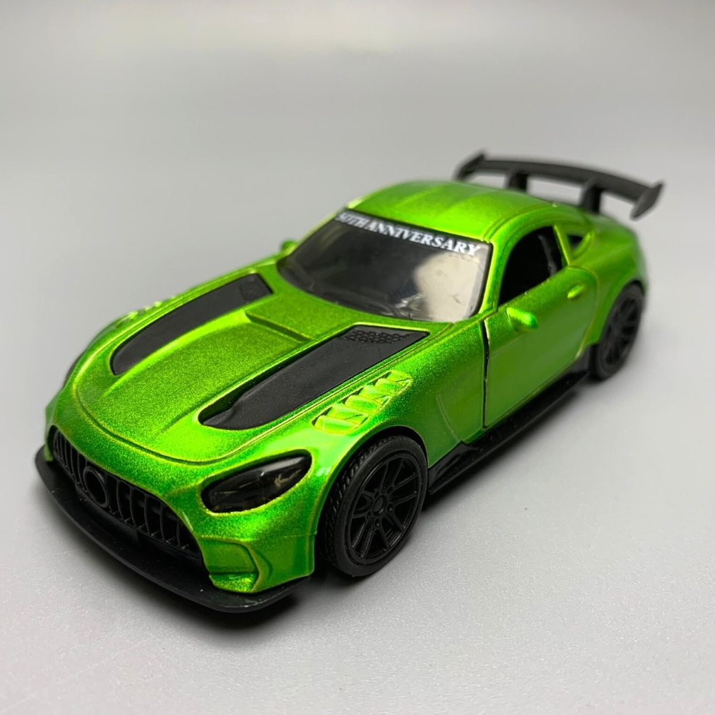 Mô Hình xe Mercedes AMG GTR Màu Xanh Lá Cây tỉ lệ 1:43 Hợp kim có thể mở cửa - bánh sau chạy cót - Dài 10cm - cao 3cm - nặng 200gram - Figure Oto - FULL BOX : box màu số19