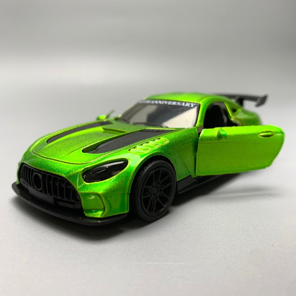 Mô Hình xe Mercedes AMG GTR Màu Xanh Lá Cây tỉ lệ 1:43 Hợp kim có thể mở cửa - bánh sau chạy cót - Dài 10cm - cao 3cm - nặng 200gram - Figure Oto - FULL BOX : box màu số19