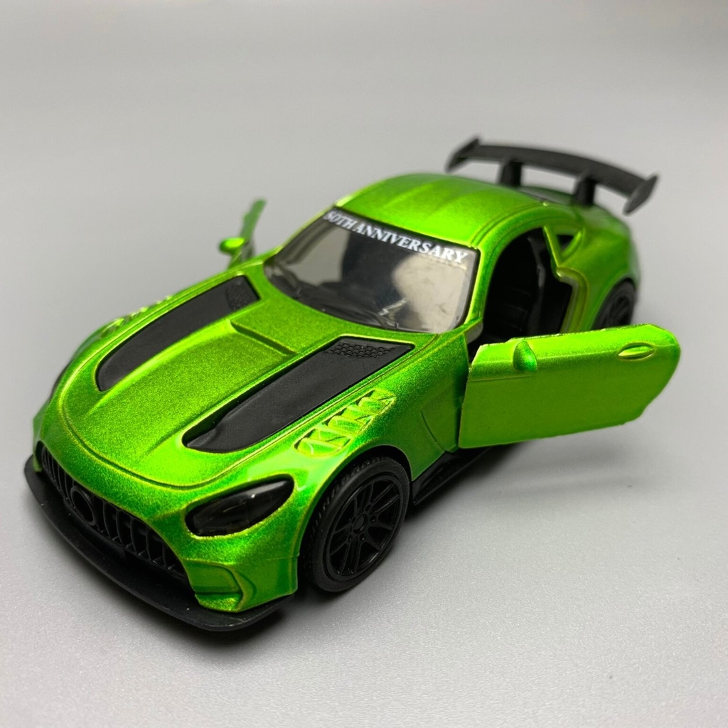 Mô Hình xe Mercedes AMG GTR Màu Xanh Lá Cây tỉ lệ 1:43 Hợp kim có thể mở cửa - bánh sau chạy cót - Dài 10cm - cao 3cm - nặng 200gram - Figure Oto - FULL BOX : box màu số19