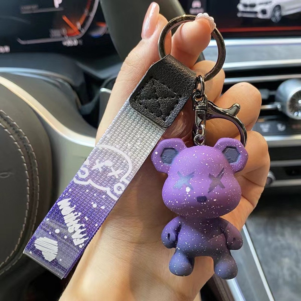 Móc khóa gấu Bearbrick màu Tím - Dây móc dài : 11cm - mô hình gấu Bearbrick Cao : 5.5cm - Nặng 50gram - No Box - SKU: moc15 - (Vat: 88223-7)