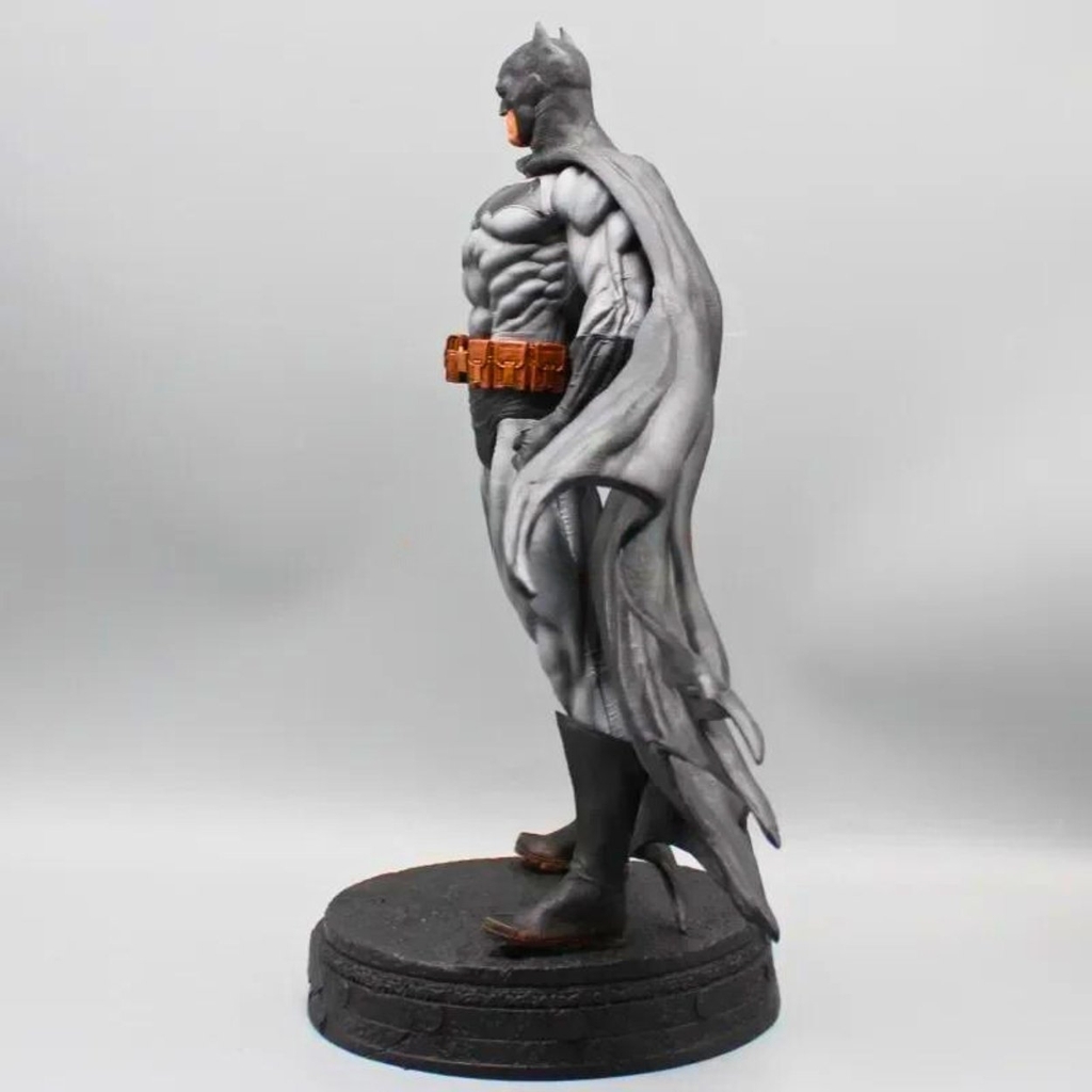 Mô Hình siêu anh hùng Batman dáng đứng siêu ngầu - Cao 38cm - ngang 35cm - nặng 1kg6 - Figure Batman - Có Hộp Màu