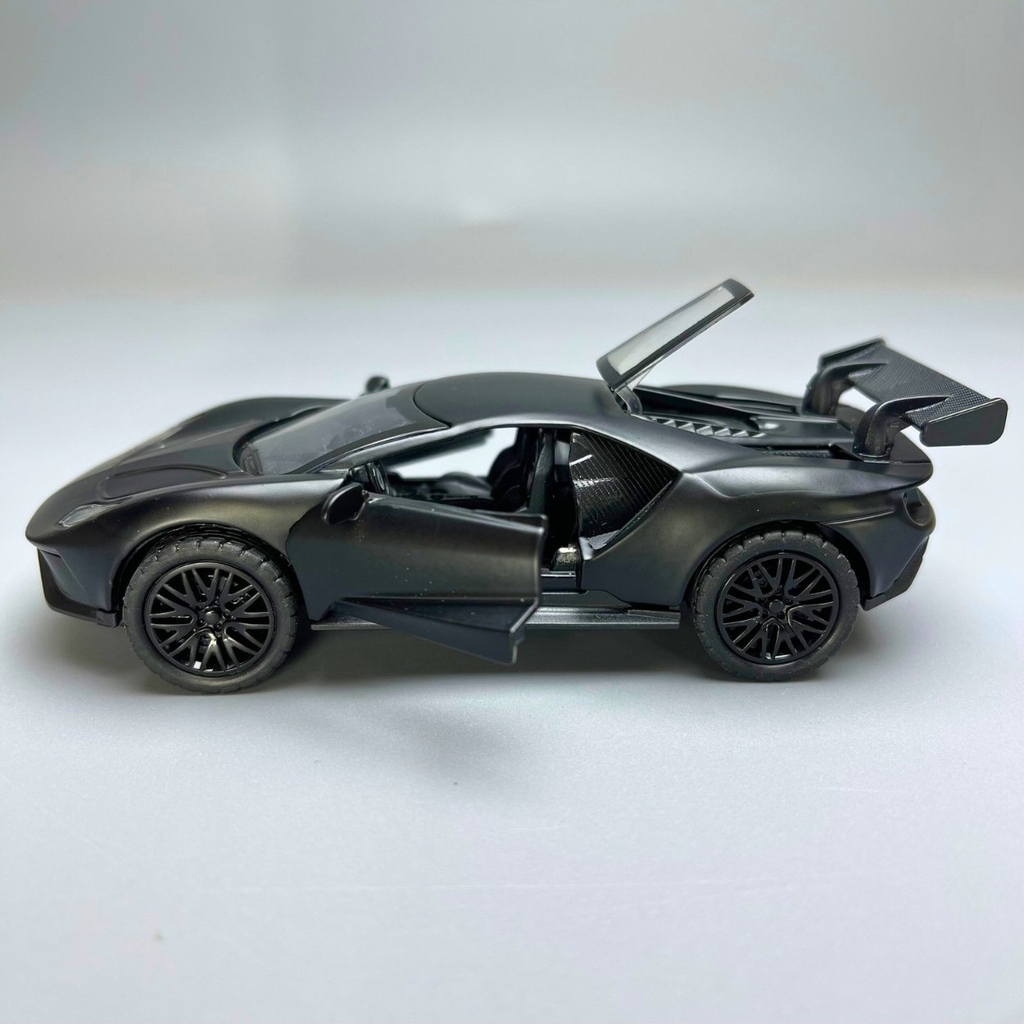 Mô Hình xe Ferrari màu đen - tỉ lệ 1:36 Hợp kim có thể mở cửa - bánh sau chạy cót - Dài 12cm - rộng 5cm - cao 3.5cm - nặng : 200gram - FULL BOX : box màu n3-k9-t1-s3