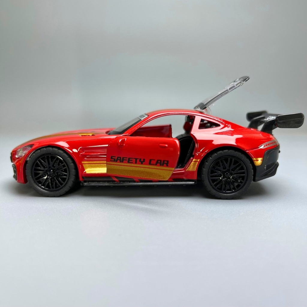 Mô Hình xe Mercedes AMG GTR Màu đỏ Tem vàng - tỉ lệ 1:36 Hợp kim có thể mở cửa - bánh sau chạy cót - Dài 12cm - rộng 5cm - cao 3.5cm - nặng : 200gram - FULL BOX : box màu - Sku : oto82 - N3-K4-T1-S1