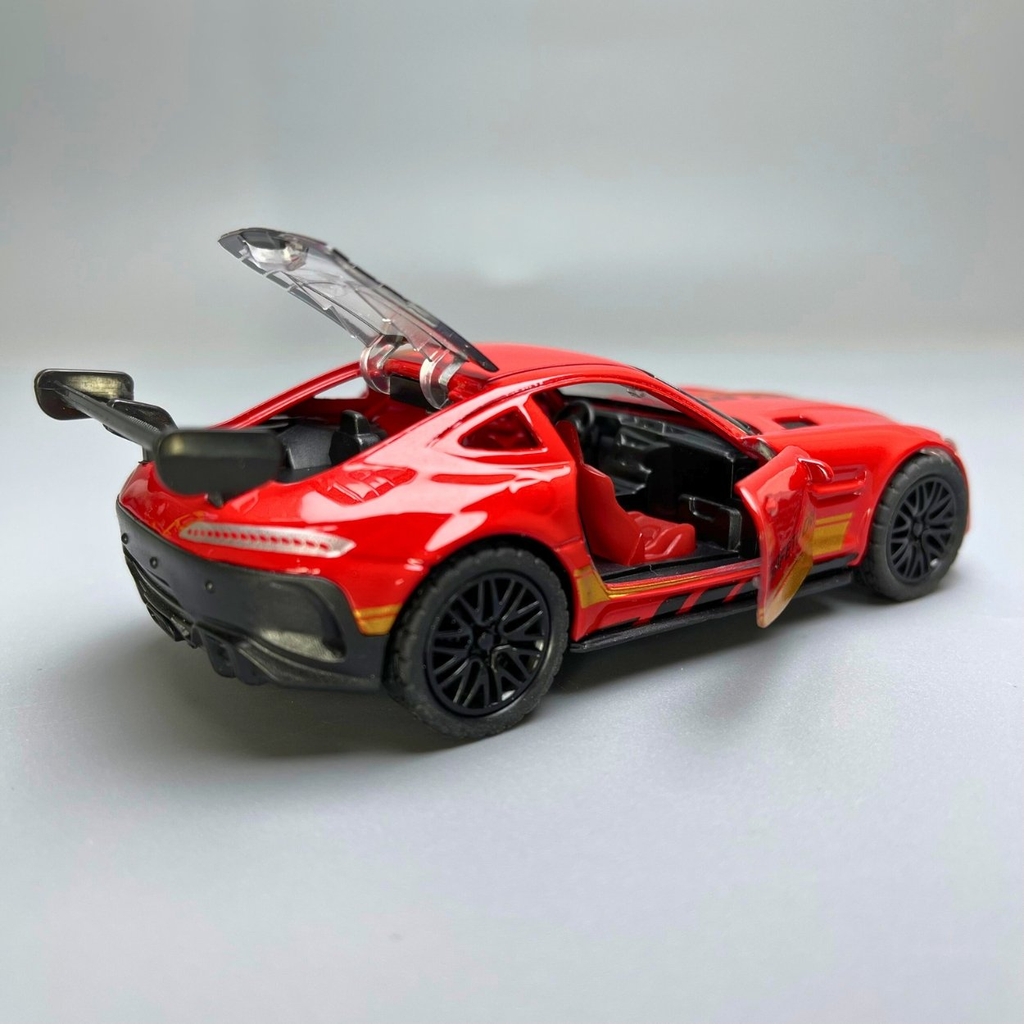 Mô Hình xe Mercedes AMG GTR Màu đỏ Tem vàng - tỉ lệ 1:36 Hợp kim có thể mở cửa - bánh sau chạy cót - Dài 12cm - rộng 5cm - cao 3.5cm - nặng : 200gram - FULL BOX : box màu - Sku : oto82 - N3-K4-T1-S1