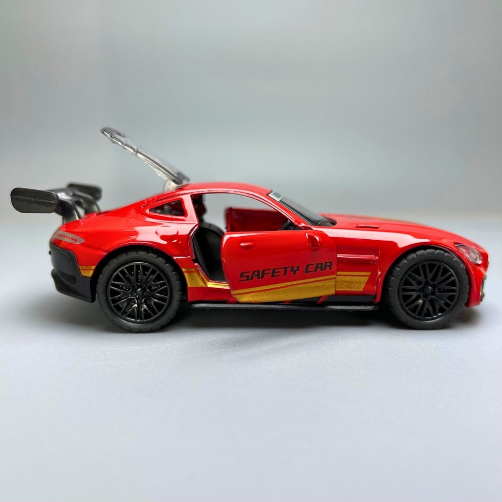 Mô Hình xe Mercedes AMG GTR Màu đỏ Tem vàng - tỉ lệ 1:36 Hợp kim có thể mở cửa - bánh sau chạy cót - Dài 12cm - rộng 5cm - cao 3.5cm - nặng : 200gram - FULL BOX : box màu - Sku : oto82 - N3-K4-T1-S1