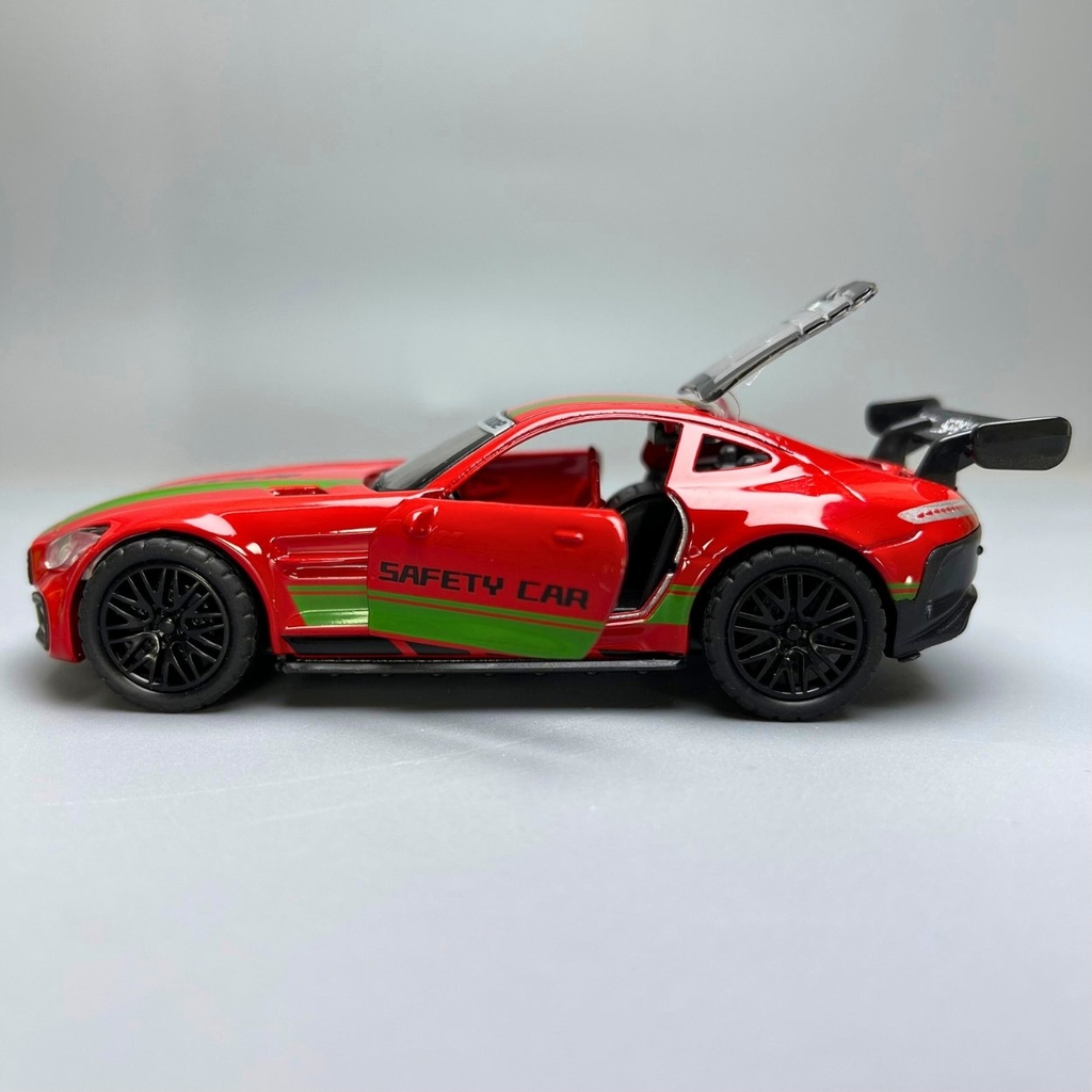 Mô Hình xe Mercedes AMG GTR Màu đỏ Tem xanh lá cây - tỉ lệ 1:36 Hợp kim có thể mở cửa - bánh sau chạy cót - Dài 12cm - rộng 5cm - cao 3.5cm - nặng : 200gram - FULL BOX : box màu - Sku : oto83 - N3-K4-T1-S2