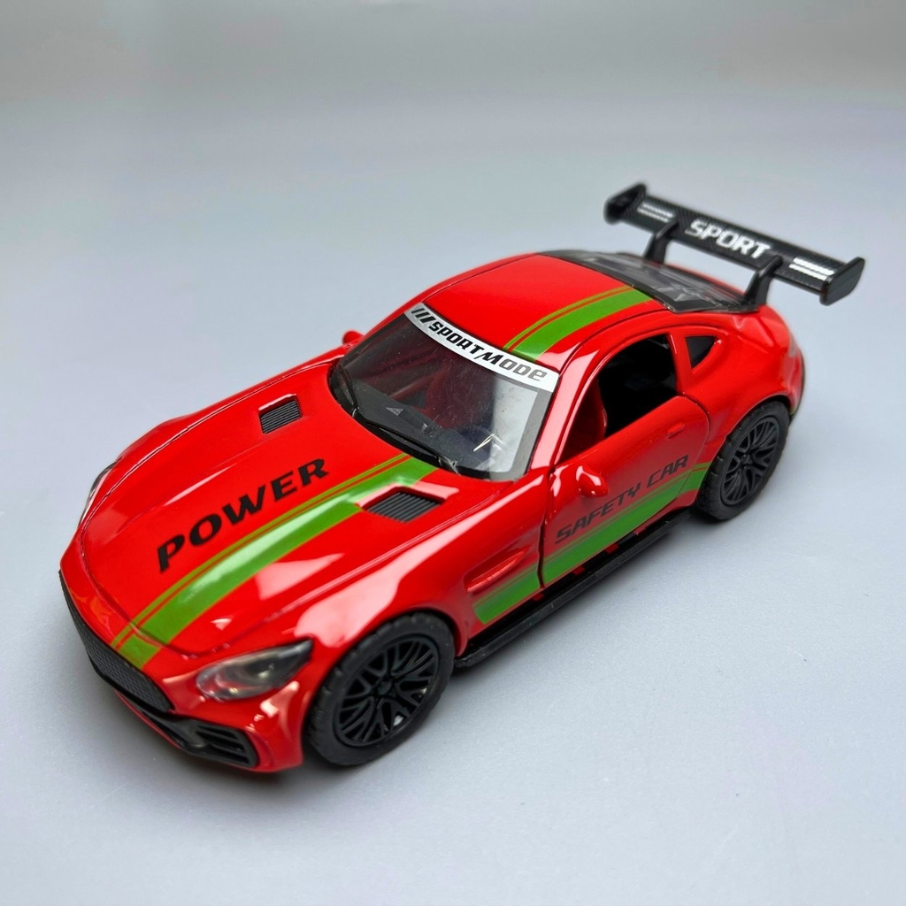 Mô Hình xe Mercedes AMG GTR Màu đỏ Tem xanh lá cây - tỉ lệ 1:36 Hợp kim có thể mở cửa - bánh sau chạy cót - Dài 12cm - rộng 5cm - cao 3.5cm - nặng : 200gram - FULL BOX : box màu - Sku : oto83 - N3-K4-T1-S2